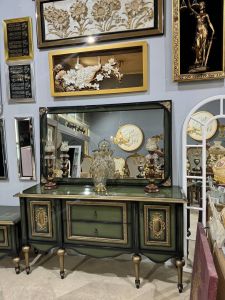 گالری آنتیک