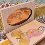 قاب آینهٔ چوبی نقاشی‌شده با دست  | JCHK-8636