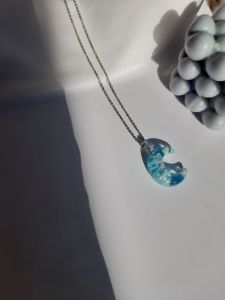 گردنبند هلال ماه رزین شبتاب  | JCHK-13248