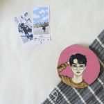 دیوارکوب چوبی طرح پسرونه | JCHK-3127