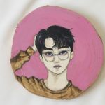 دیوارکوب چوبی طرح پسرونه | JCHK-3127