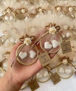 گیفت عروس و لوازم آرایشی