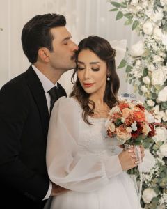 تابلو عروس و داماد برجسته سازی شده باسنگ و نگین اصل | JCHK-16391