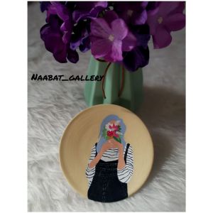 بشقاب دیوارکوب سفالی طرح دختر تنها| JCHK-3411