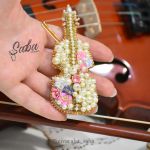 سنجاق سینه ویولن جواهر دوزی | JCHK-3057