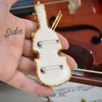 سنجاق سینه ویولن جواهر دوزی | JCHK-3057